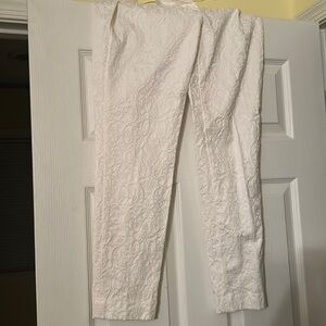 White Ann Taylor, Julie Skinny jeans in great condition. Size 4.